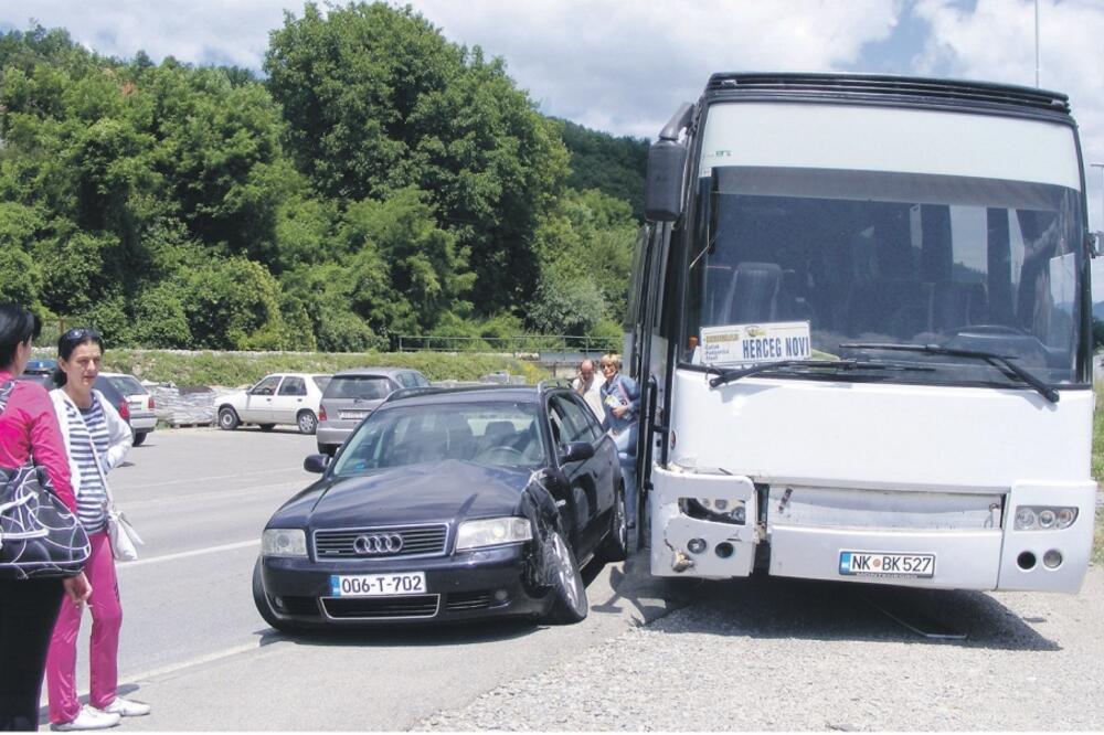 Udes autobus, Elsan Hasanović, Foto: Beća Čoković