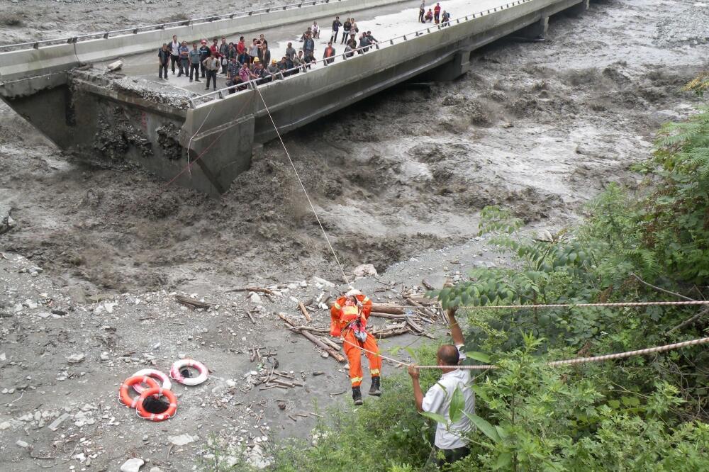 Kina, odron, Foto: Presstv.ir