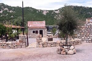 Uništena Vrata Crne Gore: Jedni grade, drugi ruše i kradu