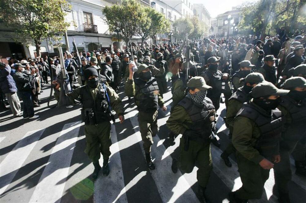 Bolivijski policajci, Foto: Euronews.com
