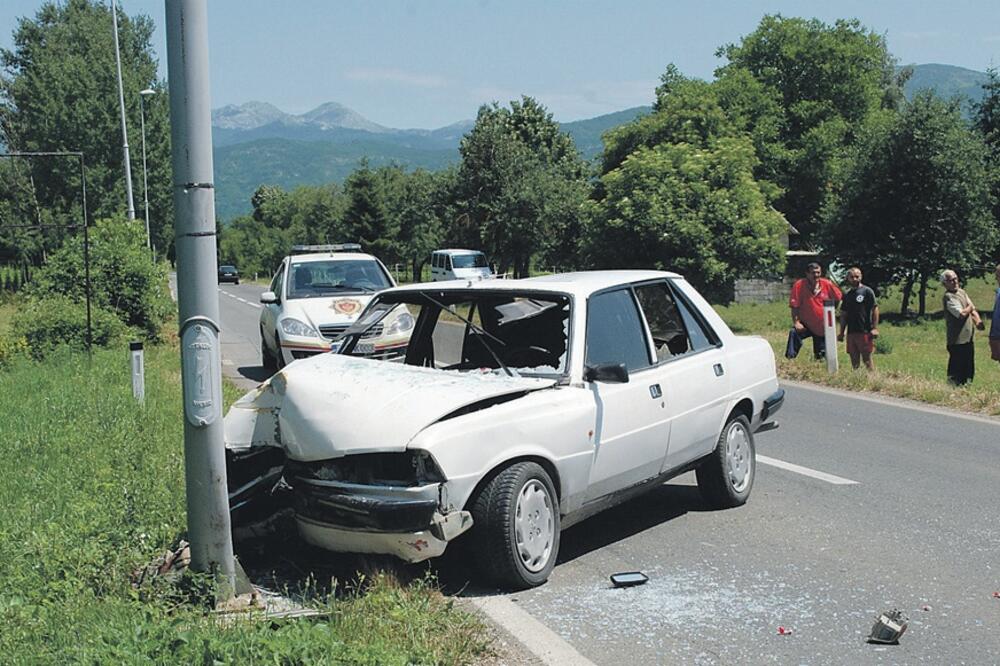 Pežo, Udes, Rastovac, Foto: Ivan Petrušić