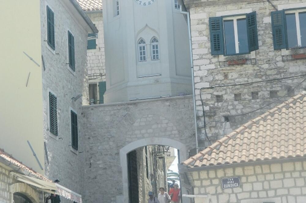 Herceg Novi sat, Foto: Slavica Kosić