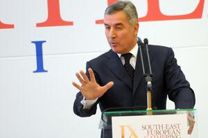 Đukanović od SAD tražio mišljenje o povratku