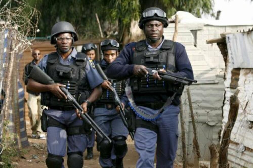 Južnoafrički policajci, Foto: Http://imageshack.us