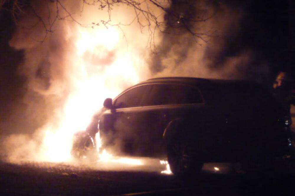 audi Q7, požar, Foto: Čitalac reporter