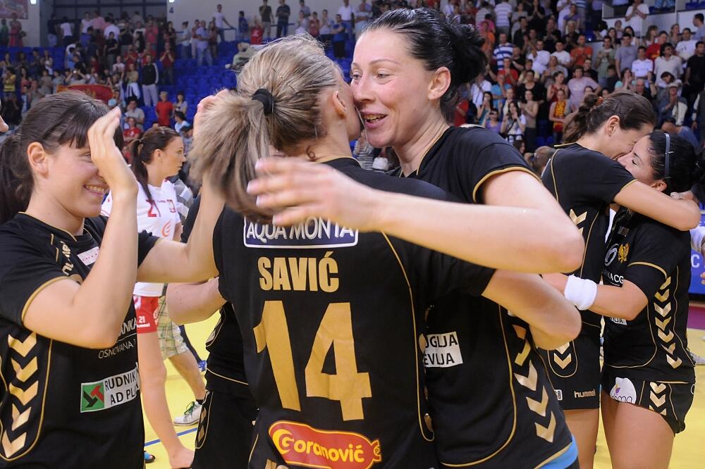 Bojana Popović i Maja Savić, Foto: Zoran Đurić