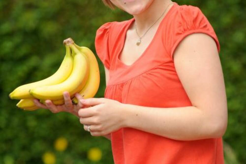 djevojka, banane, Foto: Dailymail.co.uk