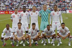 Englezi se slikali s desetoricom