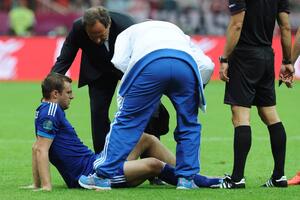 Papadopulos se zbog povrede vraća kući