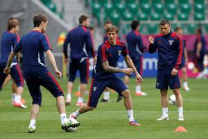 Rusija protiv Češke: Rat na terenu i na tribinama