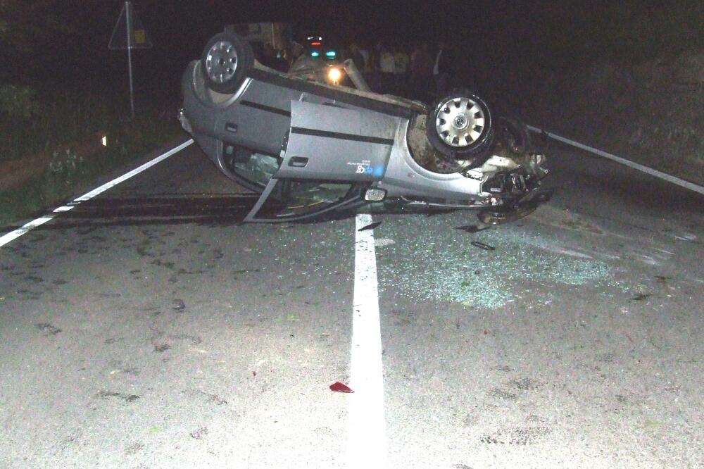 Opel na krovu, Foto: Beća Čoković