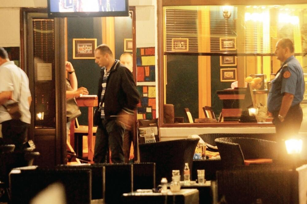 Grafiti lokal, Foto: Boris Pejović