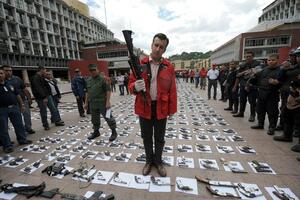 Venecuela: Vlasti zabranile prodaju oružja i municije