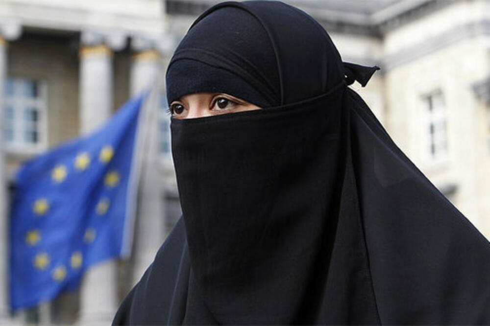 Burka, Foto: Rojters