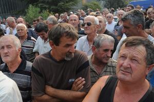 Dakićevci protiv parcijalne prodaje imovine