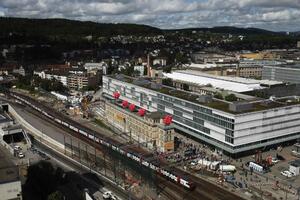 Švajcarci zgradu staru 120 godina pomjeraju 60 metara