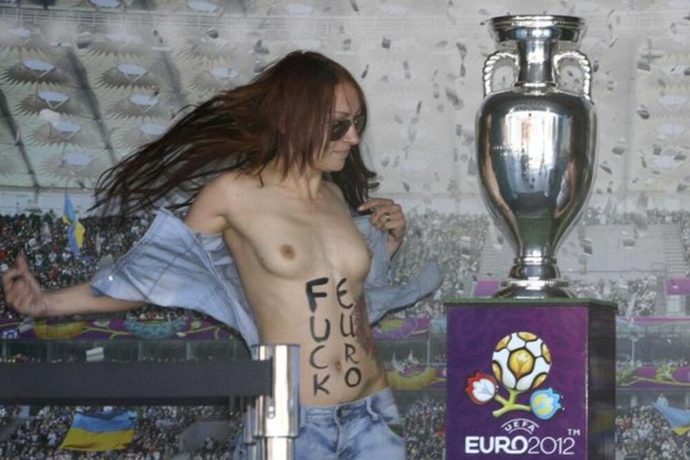 Femen, Foto: Mirror.co.uk