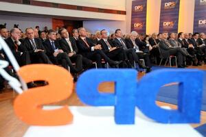 Oko 100.000 građana ima člansku kartu DPS-a