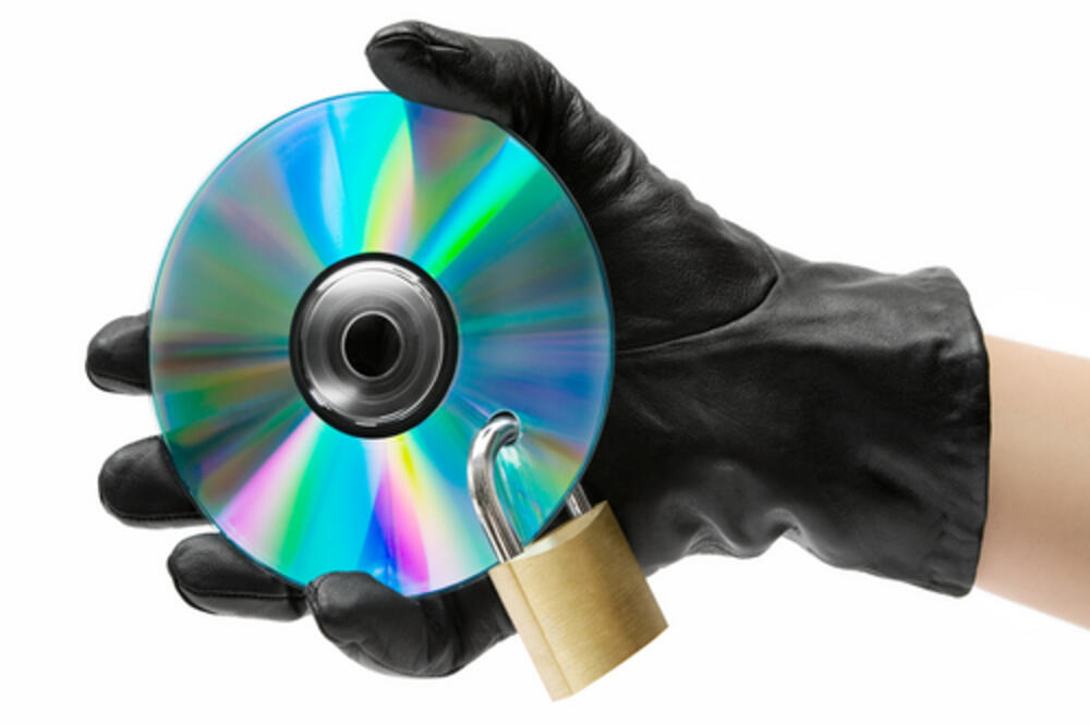 CD, piraterija, Foto: Shutterstock.com