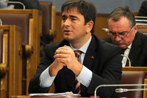 Medojević reagovao na izjavu Džaković: Da ima suda zabranio bi DPS