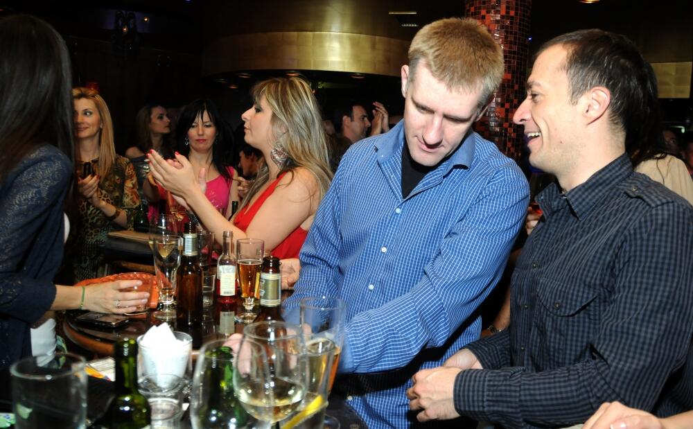 Igor Lukšić, Neverne bebe, Buda bar