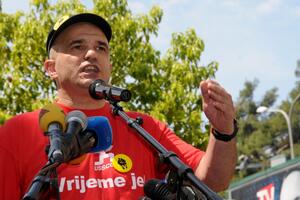 Vučinić: Protestovaćemo dan i noć, dok ne padne Vlada!