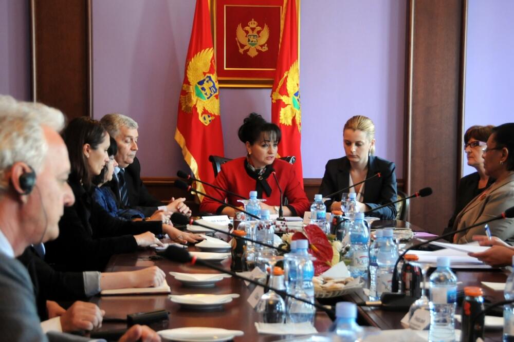 Vesna Medenica sa ambasadorima, Foto: Luka Zeković