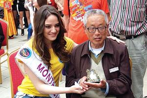 Atraktivna misica Maja Maraš na pripremama u Kini