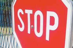 Protest obezbjeđenja opet utamničio Valdanos