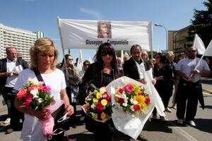 Udovice demonstriraju zbog samoubistava svojih muževa