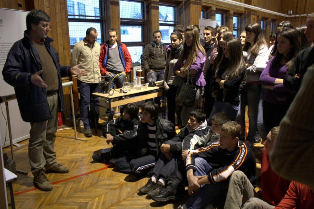 nauka u pokretu, Foto: Prona