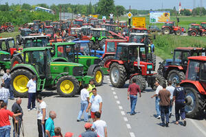 Deblokirani putevi u Srbiji, postignut dogovor o subvencijama