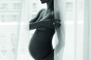 Trudna Alesandra Ambrozio se slikala potpuno gola