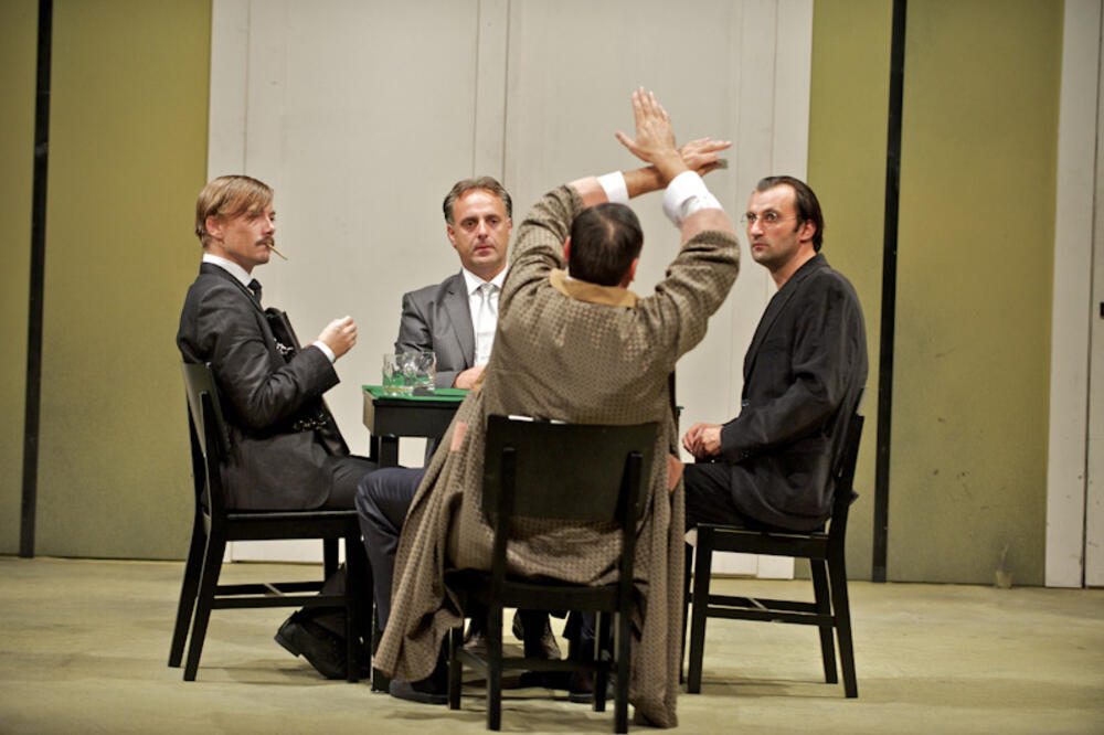 Revizor, Foto: Cnp.me