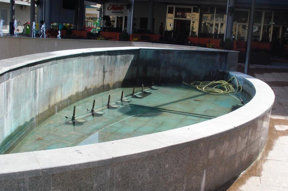 Fontana Tivat, Foto: Siniša Luković