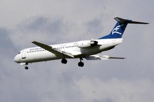 Zbog naprslog stakla vratili avion u Podgoricu
