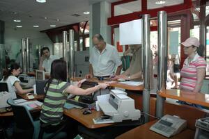 Krediti crnogorskih banaka manji za 250 miliona