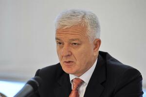 Članovi Komisije ne pitaju za poslove Mićunovića