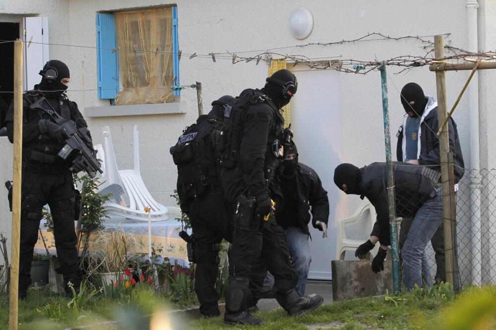hapšenje, Francuska, Foto: Rojters
