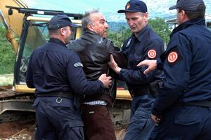 Miličković tvrdi da je Mugošu uhvatio u krađi