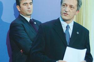 Raskid ugovora ili bojkot parlamenta