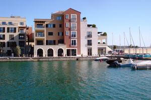 Opala cijena luksuznih stanova u Porto Montenegru