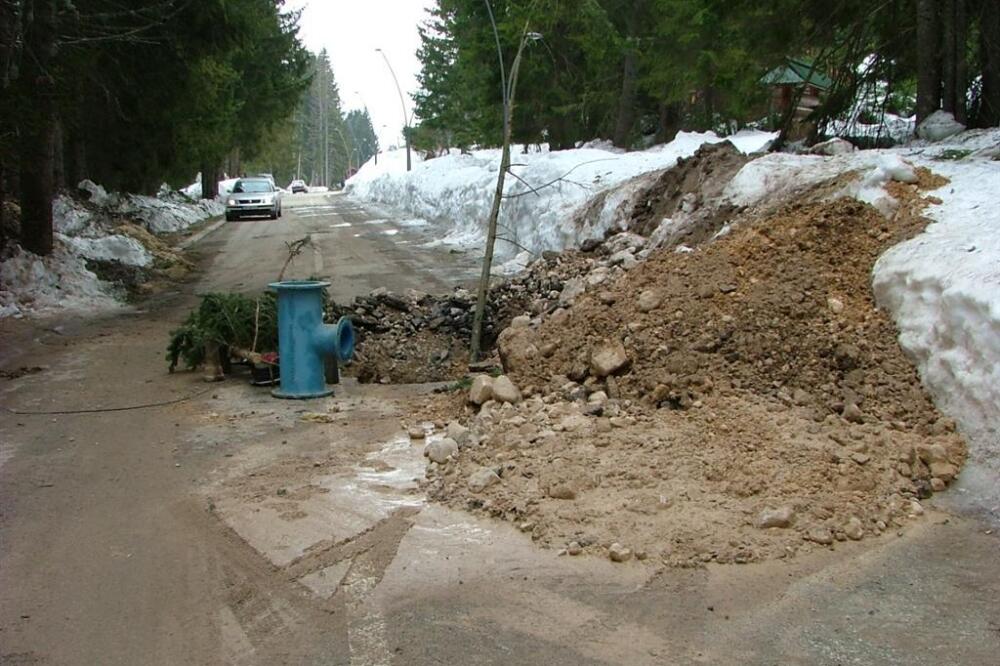 Vodovod, Žabljak, Foto: Obrad Pješivac