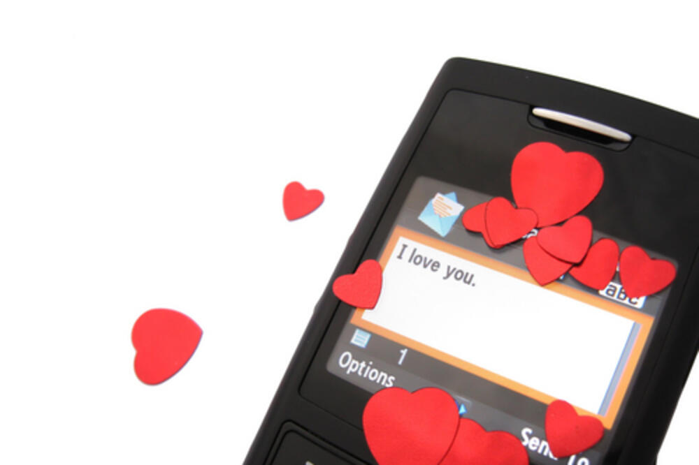 Ljubav, telefon, Foto: Shutterstock.com