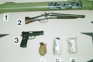 Policija u Baru oduzela ručni bacač, snajper i bombu