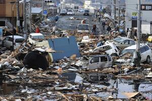 Dva zemljotresa i manji cunami u Japanu