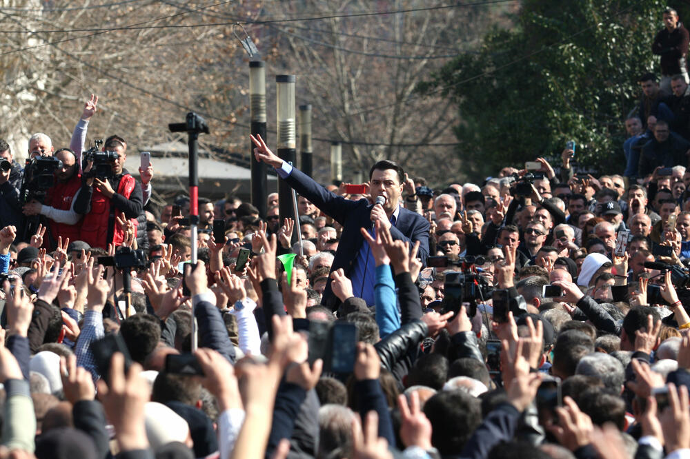 Baša na protestu, Foto: Reuters