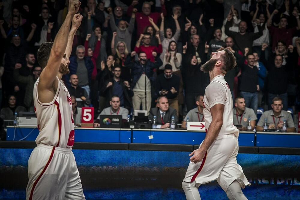 Bojan Dubljević i Nemanja Đurišić, Foto: FIBA