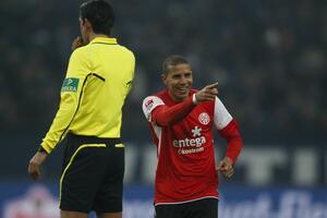 Mohamed Zidan kažnjen 6.000 eura zbog vrijeđanja navijača