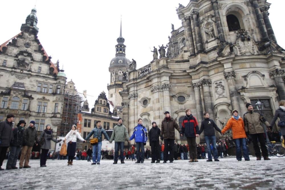 Ljudski lanac, Foto: Beta/AP